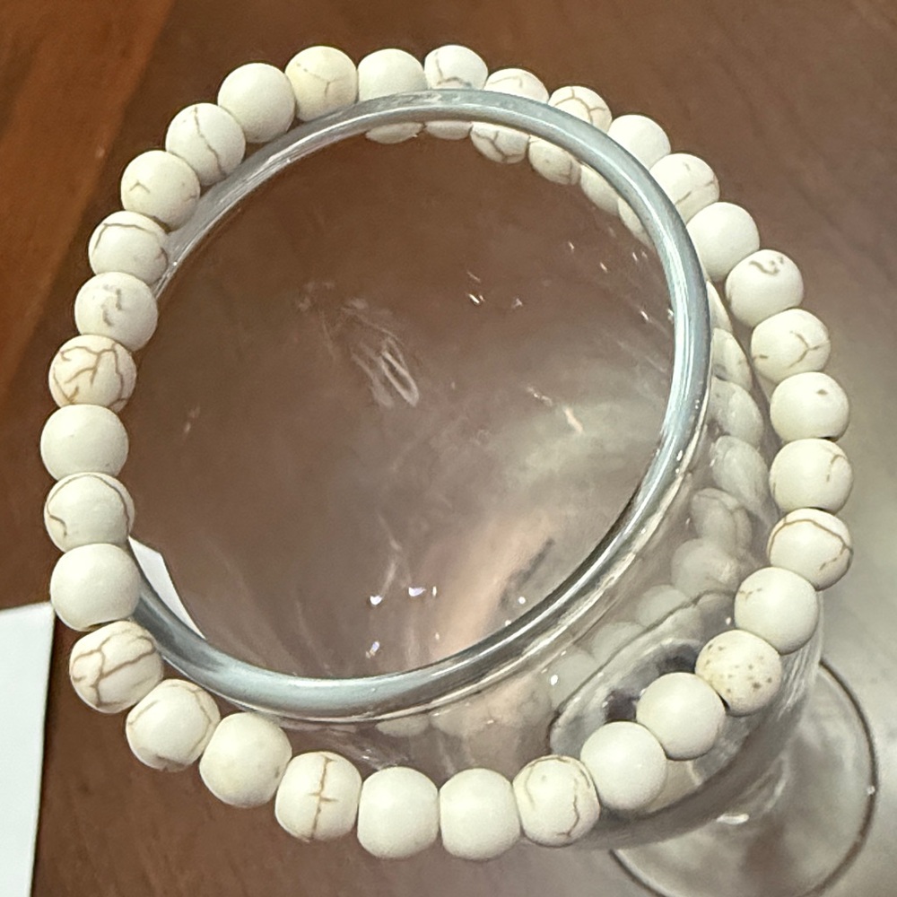 Anthropologie Howlite Beaded Stretch Bracelet!!🔥🔥🔥 - Picture 10 of 14